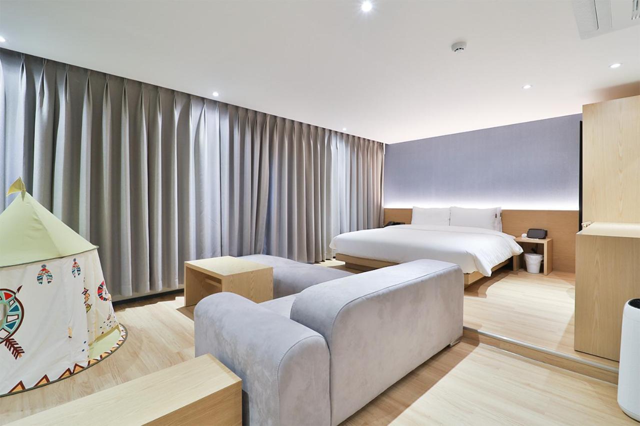 Custom Hotel Ilsan Ni Eksteriør billede